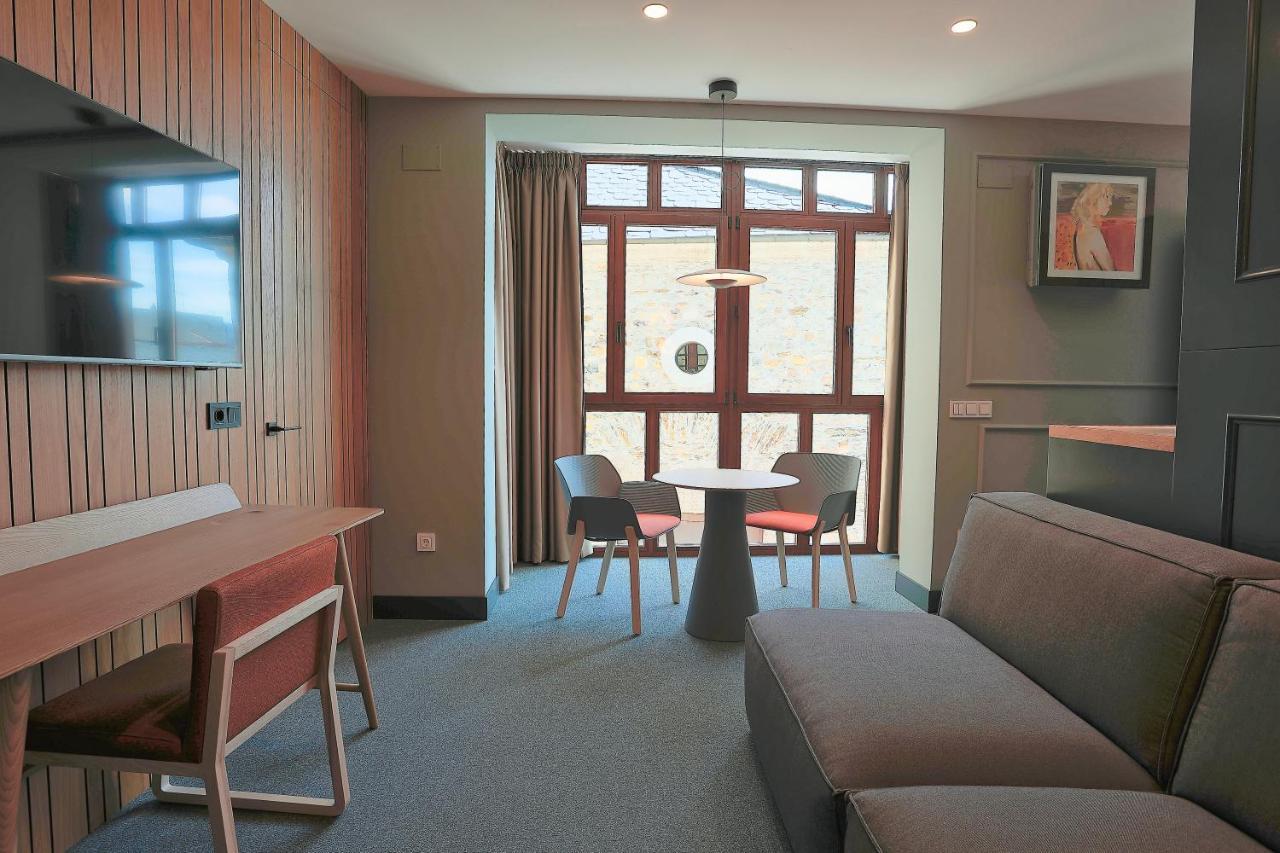 Azotea Suites ポンフェラダ エクステリア 写真